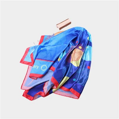 Tryckt sidenduk för hår